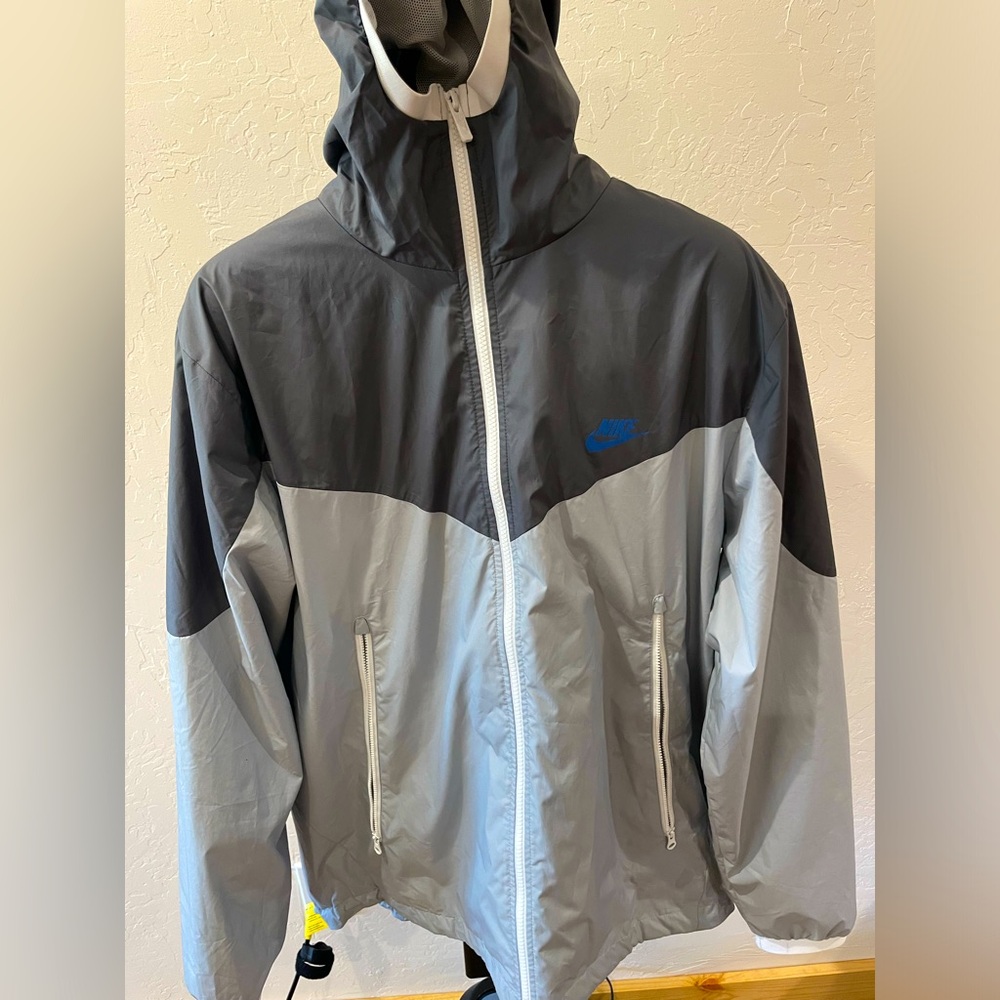 Nike windbreaker